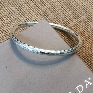 A Classic! Silpada Hammered Sturdy Solid .925 Sterling Silver Bangle Bracelet
